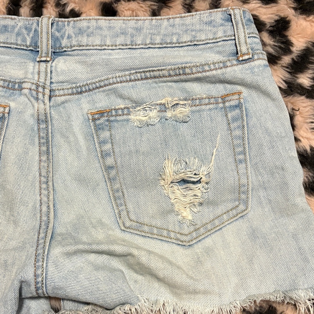 GAP Retro Light Blue Jean Shorts - Picture 4 of 5